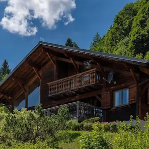 https://chalet-les-gets.hotels-rhonealpes.com